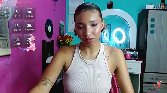 Snapshot of sensitive_brunette chatting on 10.09.25 sensitive brunette online show from 10.09.25