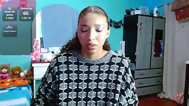 Snapshot of sensitive_brunette chatting on 11.24.25 sensitive brunette online show from 11.24.25