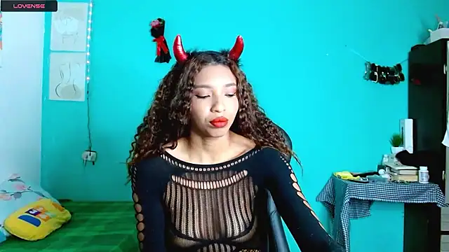 Snapshot of sensitive_brunette chatting on 01.13.26 sensitive brunette online show from 01.13.26