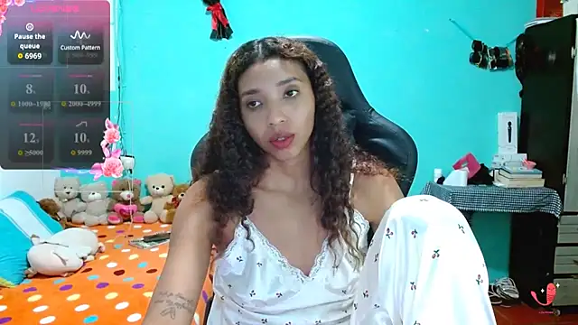 Snapshot of sensitive_brunette chatting on 02.14.26 sensitive brunette online show from 02.14.26