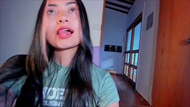 Snapshot of Lauren_A chatting on 01.17.25 Lauren A online show from 01.17.25