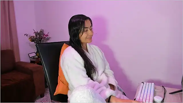 Snapshot of Lauren_A chatting on 10.26.25 Lauren A online show from 10.26.25