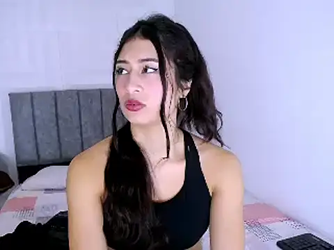 Snapshot of nataly_red chatting on 12.15.24 nataly red online show from 12.15.24