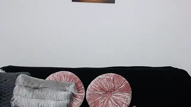 Snapshot of RebecaMur chatting on 11.09.25 RebecaMur online show from 11.09.25