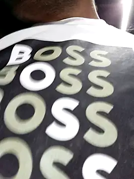 Snapshot of crowten chatting on 10.07.25 crowten online show from 10.07.25