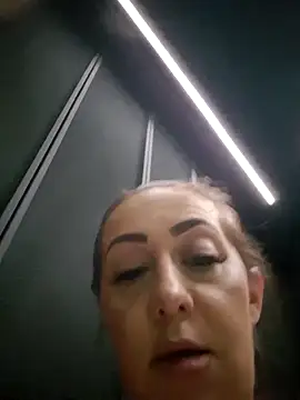 AvaLloyd online show from 02.17.25