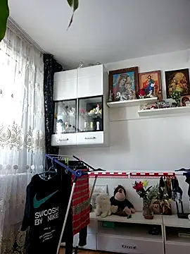 AvaLloyd online show from 02.19.25