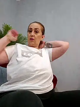 AvaLloyd online show from 03.17.25