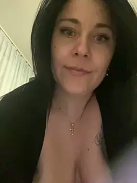 Snapshot of CuteNata chatting on 12.26.24 CuteNata online show from 12.26.24