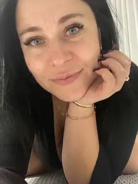 Snapshot of CuteNata chatting on 01.13.25 CuteNata online show from 01.13.25