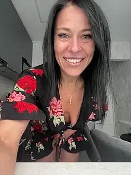 Snapshot of CuteNata chatting on 10.03.25 CuteNata online show from 10.03.25