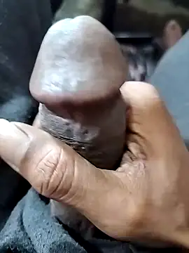 Snapshot of BadBoySmoker7070 chatting on 11.16.25 BadBoySmoker7070 online show from 11.16.25