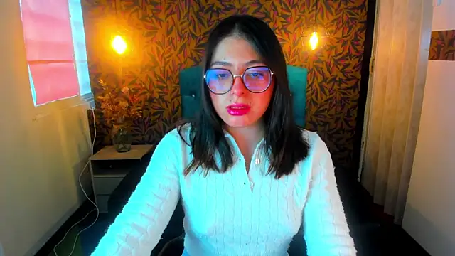 MiaWils  online show from 02.25.25