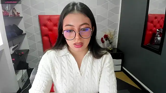 MiaWils  online show from 03.14.25