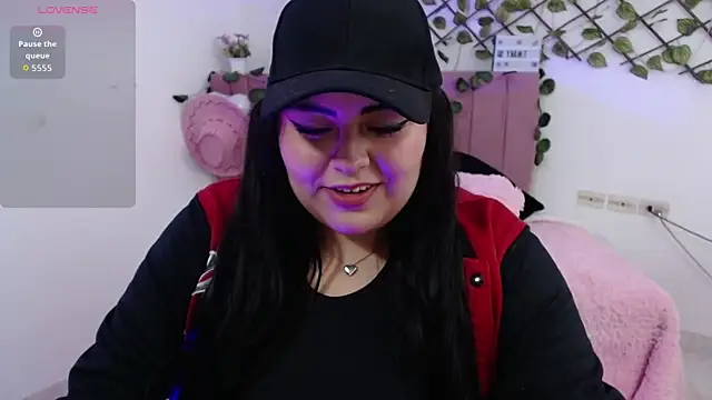 Snapshot of moon_sunflower chatting on 11.12.25 moon sunflower online show from 11.12.25