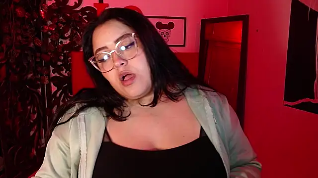 Snapshot of moon_sunflower chatting on 12.15.25 moon sunflower online show from 12.15.25