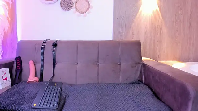 Snapshot of Santa_Cooper_ chatting on 11.10.25 Santa Cooper online show from 11.10.25