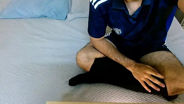 Snapshot of MilanZaire chatting on 12.13.25 MilanZaire online show from 12.13.25