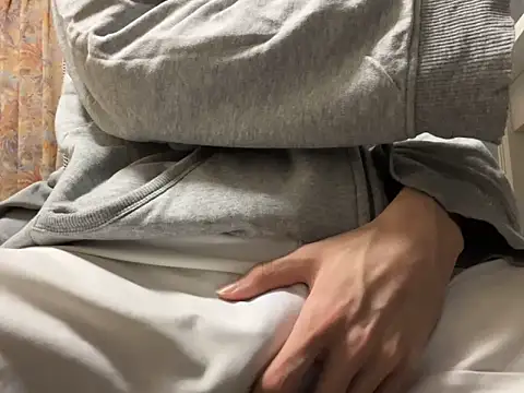 Snapshot of lkun9 chatting on 12.04.24 lkun9 online show from 12.04.24