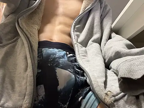 Snapshot of lkun9 chatting on 02.16.25 lkun9 online show from 02.16.25