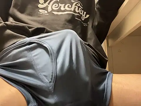 Snapshot of lkun9 chatting on 10.04.25 lkun9 online show from 10.04.25