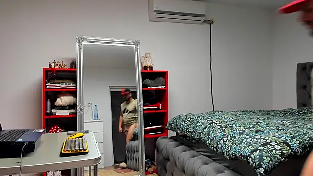 Snapshot of supermanboy94 chatting on 12.03.24 supermanboy94 online show from 12.03.24