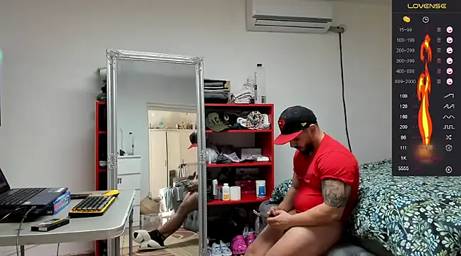 Snapshot of supermanboy94 chatting on 01.27.25 supermanboy94 online show from 01.27.25