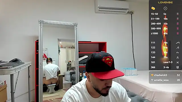 Snapshot of supermanboy94 chatting on 03.06.25 supermanboy94 online show from 03.06.25