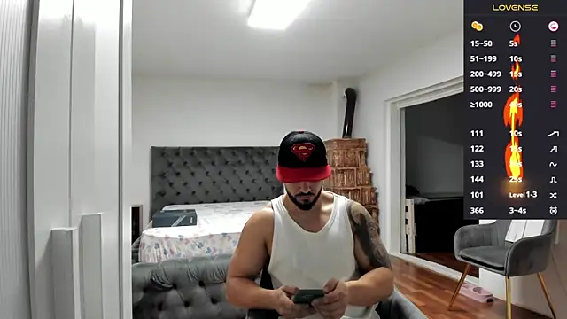 Snapshot of supermanboy94 chatting on 11.20.25 supermanboy94 online show from 11.20.25