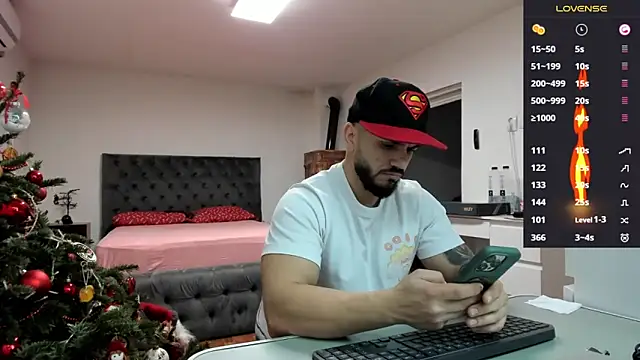 Snapshot of supermanboy94 chatting on 12.16.25 supermanboy94 online show from 12.16.25