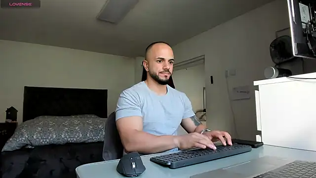 supermanboy94 online show from 04.16.26