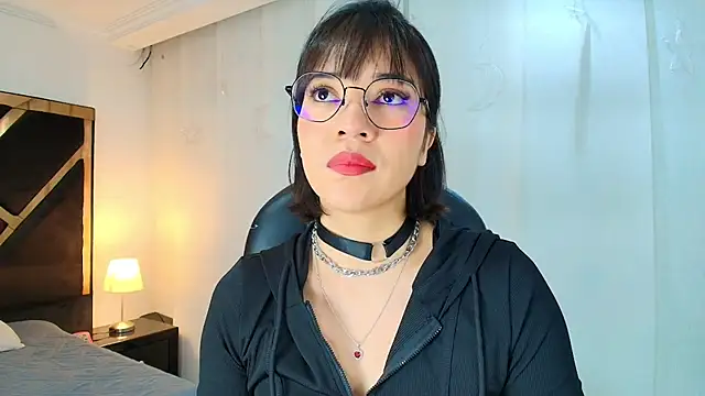 Snapshot of lina_bedoya_ chatting on 05.14.26 lina bedoya online show from 05.14.26