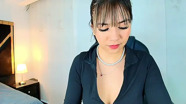 Snapshot of lina_bedoya_ chatting on 05.27.26 lina bedoya online show from 05.27.26