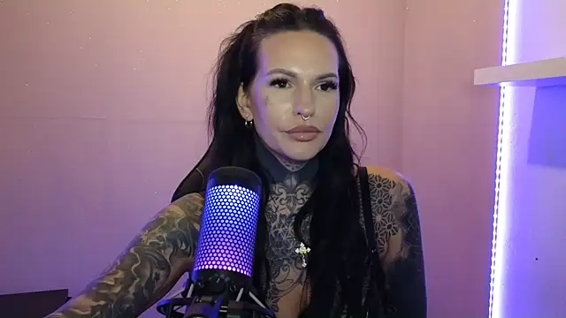 Snapshot of AileenInkOfficial chatting on 01.10.25 AileenInkOfficial online show from 01.10.25