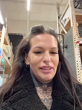 Snapshot of AileenInkOfficial chatting on 01.15.25 AileenInkOfficial online show from 01.15.25