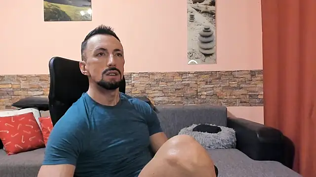 HotHunkTrainer online show from 02.05.26