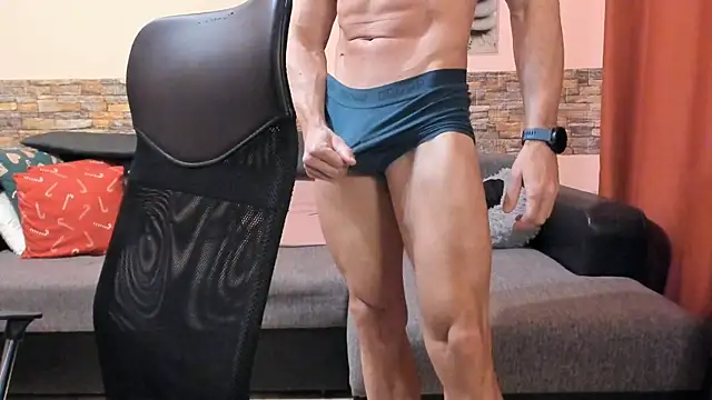 Snapshot of HotHunkTrainer chatting on 03.27.26 HotHunkTrainer online show from 03.27.26