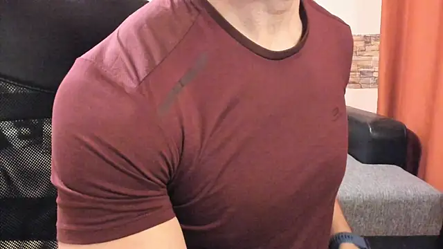 Snapshot of HotHunkTrainer chatting on 03.28.26 HotHunkTrainer online show from 03.28.26