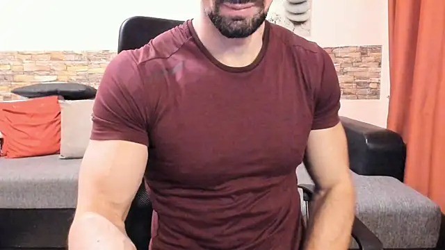 Snapshot of HotHunkTrainer chatting on 04.16.26 HotHunkTrainer online show from 04.16.26