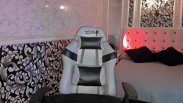 Foxy Slave online show from 03.08.25