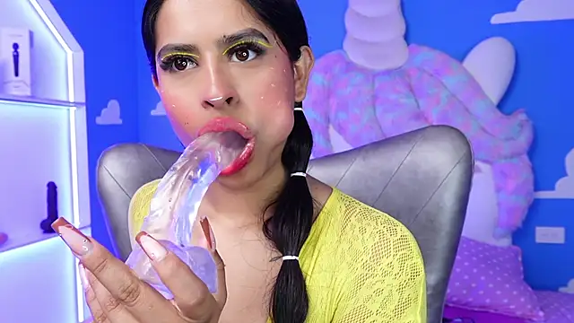 miss romyna online show from 01.29.25