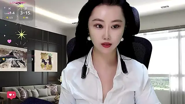 Snapshot of W-E-N-123 chatting on 11.26.25 W-E-N-123 online show from 11.26.25