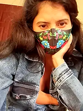 Snapshot of Cute_Nipa chatting on 12.18.24 Cute Nipa online show from 12.18.24