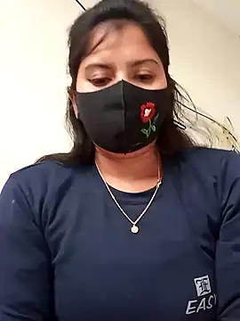 Snapshot of Cute_Nipa chatting on 01.01.25 Cute Nipa online show from 01.01.25