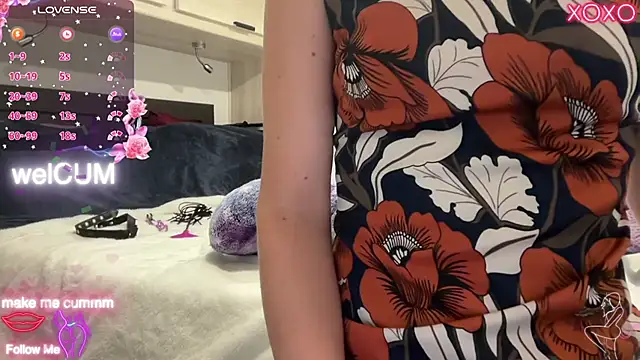 Snapshot of foreverkinky chatting on 10.21.25 foreverkinky online show from 10.21.25