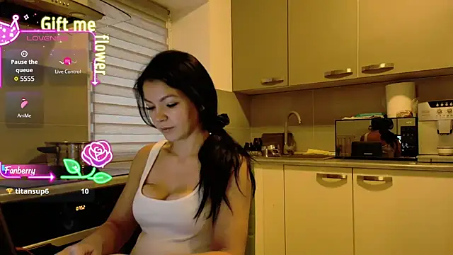 Snapshot of alisoncassie chatting on 10.24.25 alisoncassie online show from 10.24.25