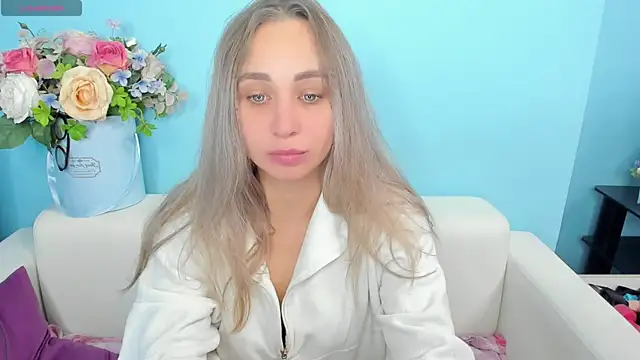 PerfectJulllia online show from 05.12.26