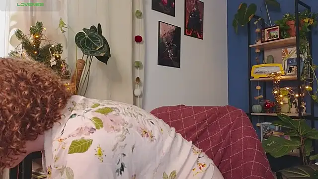 Snapshot of _lightmyfire chatting on 12.22.24 lightmyfire online show from 12.22.24