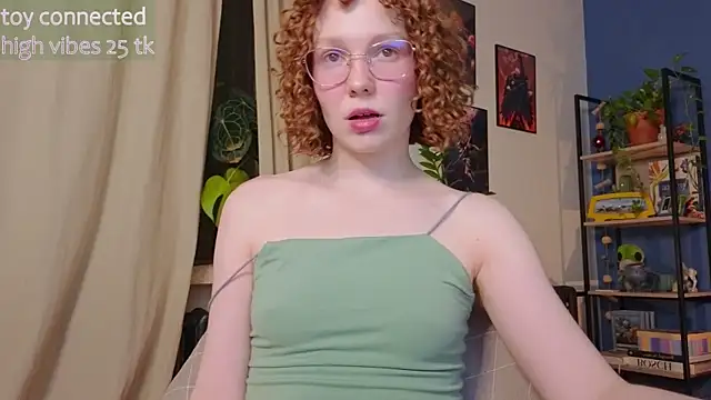 Snapshot of _lightmyfire chatting on 02.02.25 lightmyfire online show from 02.02.25