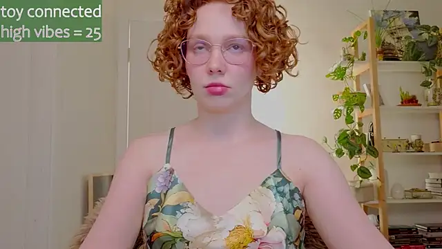 Snapshot of _lightmyfire chatting on 09.11.25 lightmyfire online show from 09.11.25